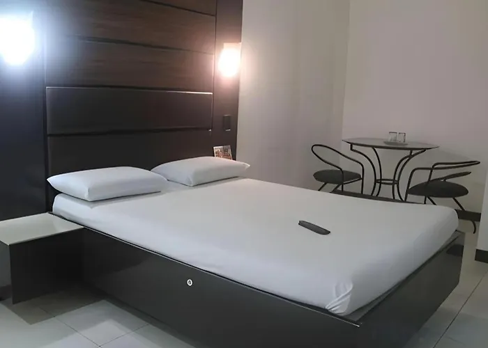 Halina Drive-inn Hotel 2*