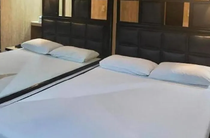 Halina Drive-inn Hotel 2*